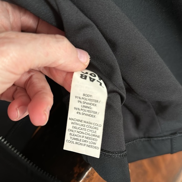 Black jacket size small - Picture 4 of 4